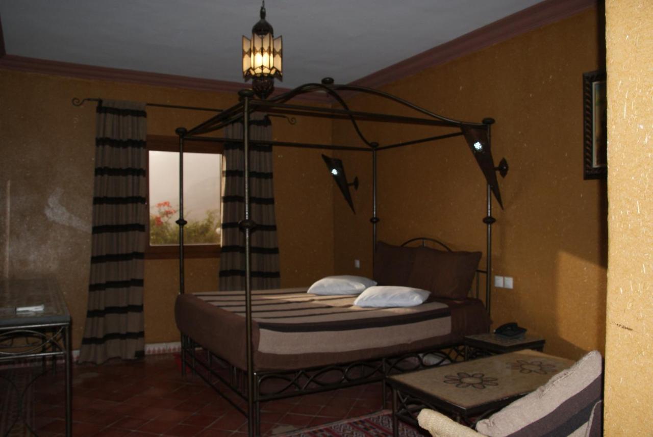 Auberge Kasbah Chez Amaliya ทาเฟราสท์ ภายนอก รูปภาพ